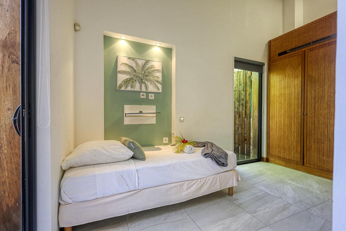 26.Location villa piscine Le Gosier Guadeloupe_Chambre 2